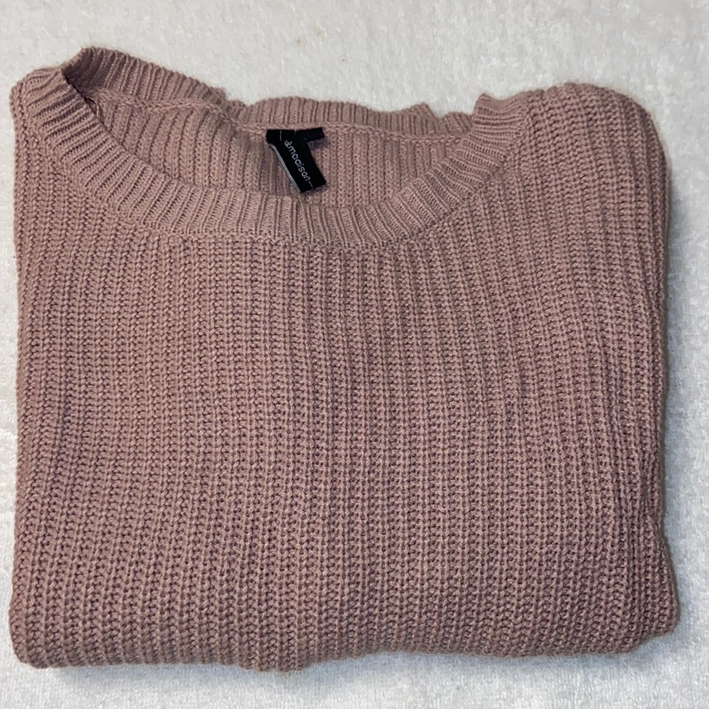 Moon and Madison pink ( mauve-ish) lace up back sweater size medium